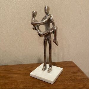 Love Couple Silver Tone Metal Sculpture Marble Base Valentines Day Anniversary